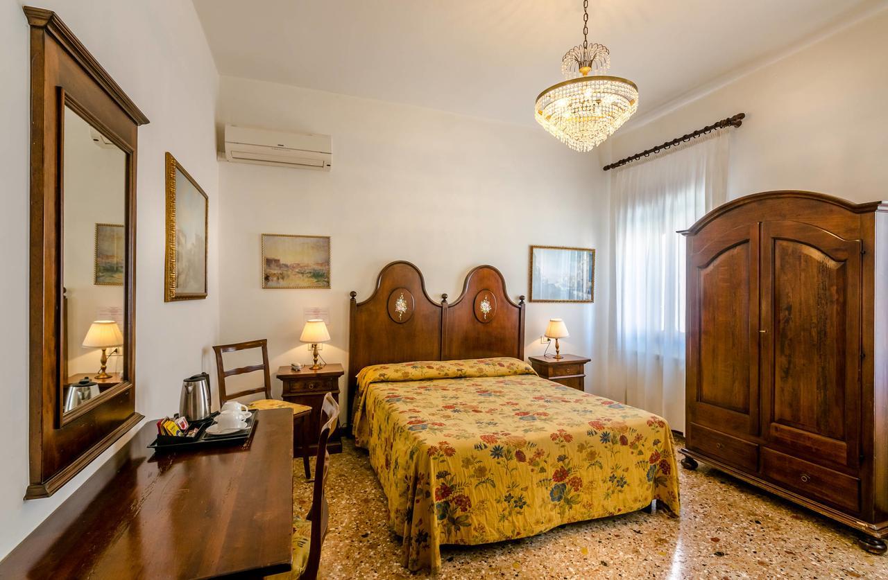 Bed and Breakfast Casa Rezzonico Venedig Exterior foto